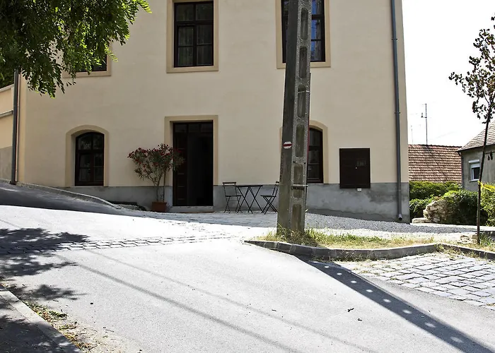 Konukevi Vadszolo Vendeghaz 3*