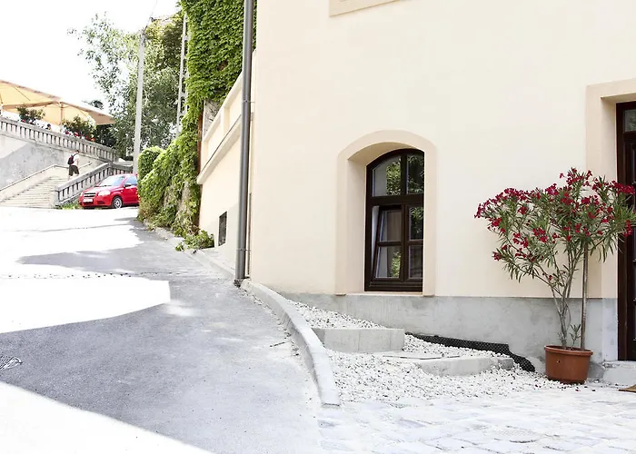 Konukevi Vadszolo Vendeghaz 3*